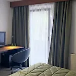 فندق Mountains 4*