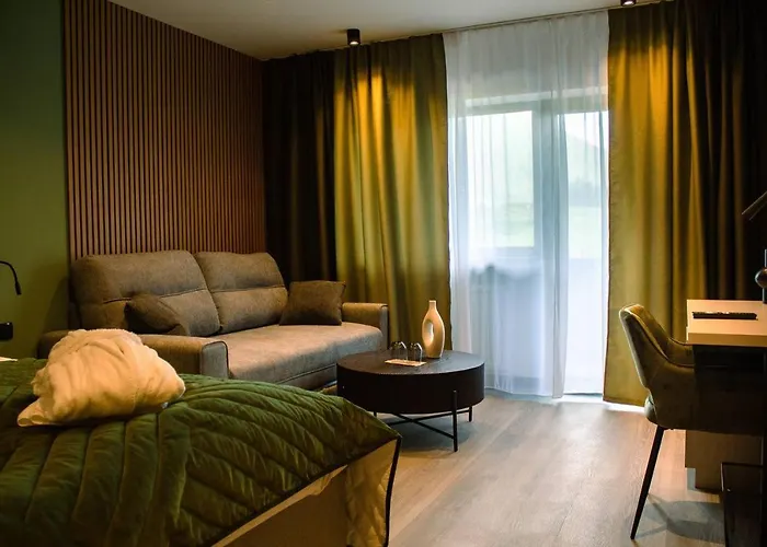 Mountains سيفيلد ان تيرول