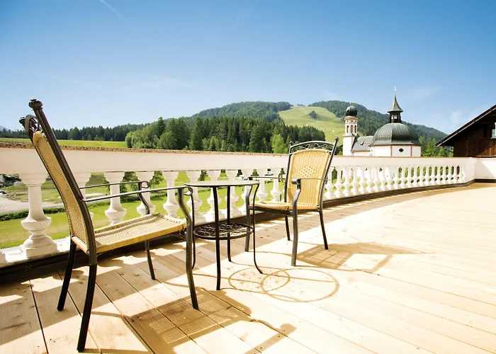 Отель Mountains 4*